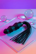 Sextoy 2-en-1 Anal Whip Fetish Tentation, martinet 25 lanières cuir et chapelet anal silicone 3 étages 15cm, sans phtalates, BDSM domination