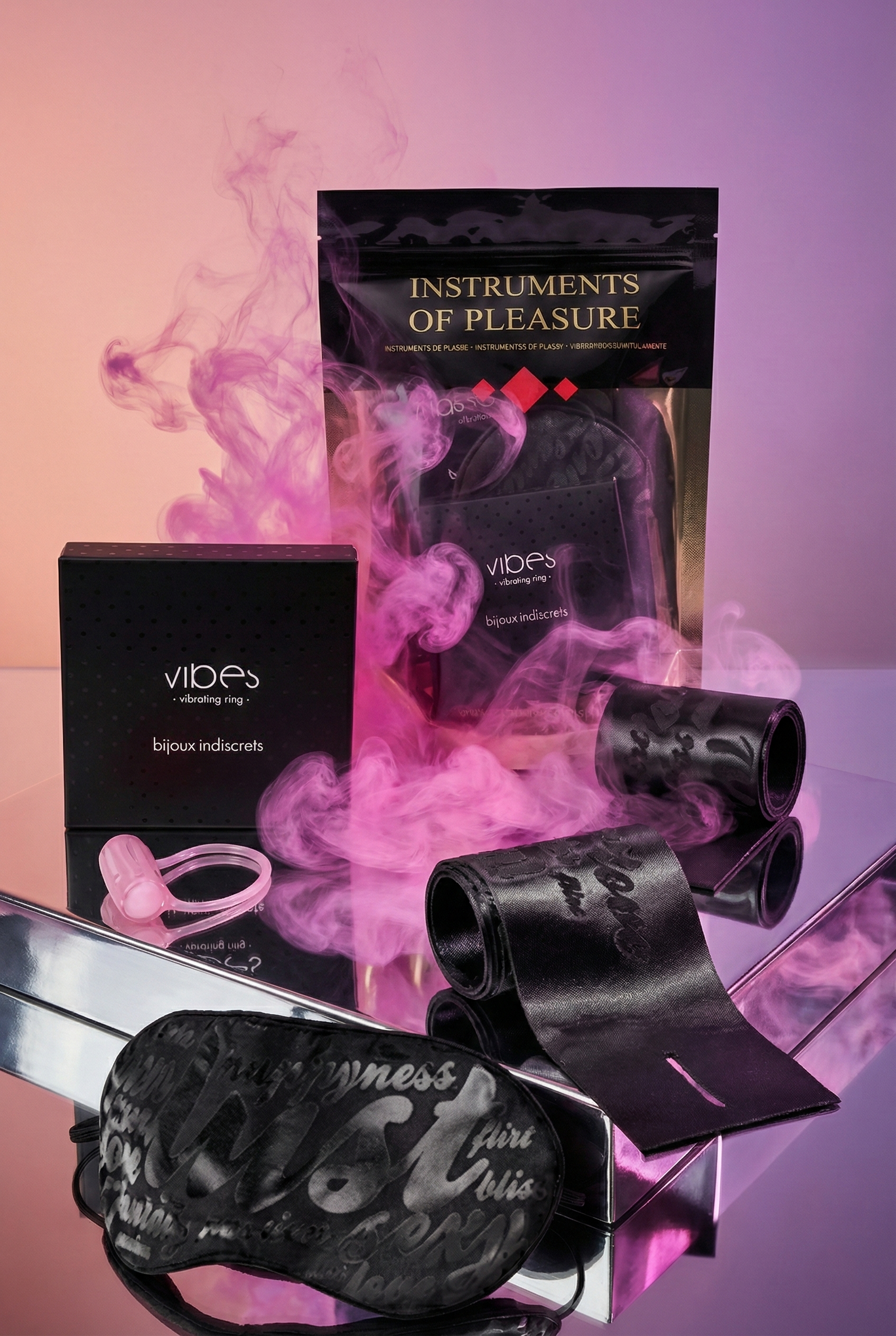 Coffret Instruments of Pleasure Bijoux Indiscrets, masque satin, menottes satin et anneau vibrant, kit initiation BDSM couple