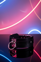 Collier BDSM large Choker Ring Fetish Tentation polyuréthane noir mat O-ring argenté 4,5 cm plaque rectangulaire réglable 30-38 cm unisexe