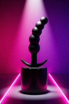 Plug anal vibrant Boundless X5 de CalExotics avec 5 perles progressives en silicone et 10 modes de vibration