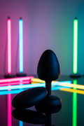 Plug anal vibrant télécommandé Geisha Plug Infinite de Dorcel en silicone doux avec technologie magnétique et 7 modes de rotation