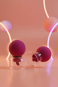 Pompe clitoridienne et tétons She.E.O succion aspiration poire rotation vibration 5 modes 2 ventouses interchangeables 4,5cm tétons 6cm clitoris silicone rechargeable USB 8x8x8cm