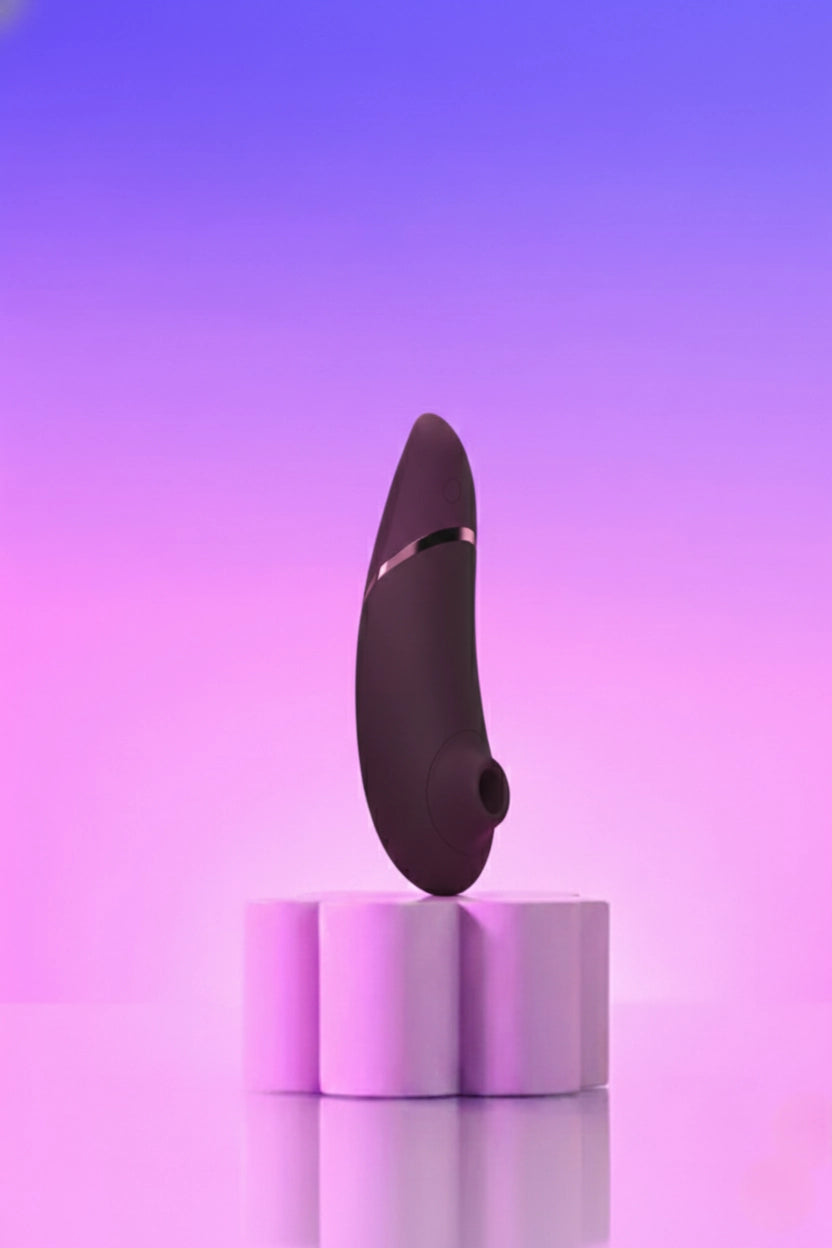 Stimulateur clitoridien premium Womanizer Next technologie Pleasure Air 3D sans contact 14 niveaux intensité fonction Autopilot Climax Control Smart Silence 2 têtes interchangeables silicone hypoallergénique sans phtalates ultra silencieux étanche rechargeable USB magnétique 19,3x11,2x6,8cm